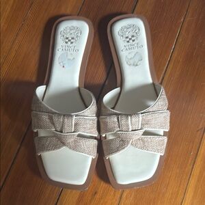 NWOT Vince Camuto Women's Tan size 10 Sandals